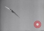 Standbild XB-35 Nurflügler-Flugzeugtest California United States USA, 1946, aus Sekunde 56 historischem Filmmaterial Videoclip 65675034485