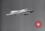 Standbild XB-35 Nurflügler-Flugzeugtest California United States USA, 1946, aus Sekunde 61 historischem Filmmaterial Videoclip 65675034485