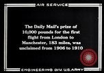 Immagine di Henry Farman Londra Inghilterra Regno Unito, 1910, secondo 29 filmato di repertorio 65675034493