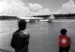 Standbild Nelson Rockefeller New Guinea, 1961, aus Sekunde 41 historischem Filmmaterial Videoclip 65675034494
