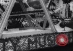 Standbild Santa Claus in New York Parade New York City USA, 1961, aus Sekunde 9 historischem Filmmaterial Videoclip 65675034496