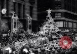 Standbild Santa Claus in New York Parade New York City USA, 1961, aus Sekunde 44 historischem Filmmaterial Videoclip 65675034496