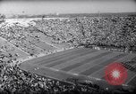 Standbild Ohio State gegen University of Michigan College Football Ann Arbor Michigan USA, 1961, aus Sekunde 11 historischem Filmmaterial Videoclip 65675034497