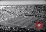 Standbild Ohio State gegen University of Michigan College Football Ann Arbor Michigan USA, 1961, aus Sekunde 12 historischem Filmmaterial Videoclip 65675034497