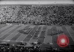 Standbild Ohio State gegen University of Michigan College Football Ann Arbor Michigan USA, 1961, aus Sekunde 15 historischem Filmmaterial Videoclip 65675034497