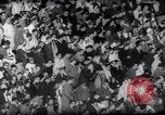 Standbild Ohio State gegen University of Michigan College Football Ann Arbor Michigan USA, 1961, aus Sekunde 19 historischem Filmmaterial Videoclip 65675034497