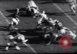 Standbild Ohio State gegen University of Michigan College Football Ann Arbor Michigan USA, 1961, aus Sekunde 22 historischem Filmmaterial Videoclip 65675034497