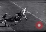 Standbild Ohio State gegen University of Michigan College Football Ann Arbor Michigan USA, 1961, aus Sekunde 24 historischem Filmmaterial Videoclip 65675034497