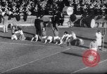Standbild Ohio State gegen University of Michigan College Football Ann Arbor Michigan USA, 1961, aus Sekunde 28 historischem Filmmaterial Videoclip 65675034497