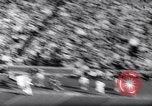 Standbild Ohio State gegen University of Michigan College Football Ann Arbor Michigan USA, 1961, aus Sekunde 33 historischem Filmmaterial Videoclip 65675034497