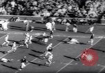 Standbild Ohio State gegen University of Michigan College Football Ann Arbor Michigan USA, 1961, aus Sekunde 41 historischem Filmmaterial Videoclip 65675034497