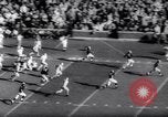 Standbild Ohio State gegen University of Michigan College Football Ann Arbor Michigan USA, 1961, aus Sekunde 42 historischem Filmmaterial Videoclip 65675034497