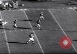 Standbild Ohio State gegen University of Michigan College Football Ann Arbor Michigan USA, 1961, aus Sekunde 47 historischem Filmmaterial Videoclip 65675034497