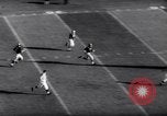 Standbild Ohio State gegen University of Michigan College Football Ann Arbor Michigan USA, 1961, aus Sekunde 48 historischem Filmmaterial Videoclip 65675034497