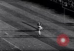 Standbild Ohio State gegen University of Michigan College Football Ann Arbor Michigan USA, 1961, aus Sekunde 51 historischem Filmmaterial Videoclip 65675034497