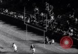 Standbild Ohio State gegen University of Michigan College Football Ann Arbor Michigan USA, 1961, aus Sekunde 53 historischem Filmmaterial Videoclip 65675034497