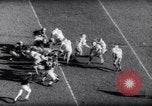 Standbild Ohio State gegen University of Michigan College Football Ann Arbor Michigan USA, 1961, aus Sekunde 59 historischem Filmmaterial Videoclip 65675034497