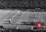 Standbild American Football New Brunswick New Jersey USA, 1961, aus Sekunde 7 historischem Filmmaterial Videoclip 65675034498