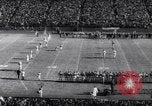 Standbild American Football New Brunswick New Jersey USA, 1961, aus Sekunde 9 historischem Filmmaterial Videoclip 65675034498