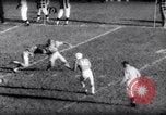 Standbild American Football New Brunswick New Jersey USA, 1961, aus Sekunde 15 historischem Filmmaterial Videoclip 65675034498