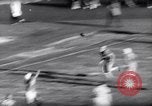 Standbild American Football New Brunswick New Jersey USA, 1961, aus Sekunde 17 historischem Filmmaterial Videoclip 65675034498