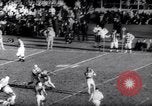 Standbild American Football New Brunswick New Jersey USA, 1961, aus Sekunde 42 historischem Filmmaterial Videoclip 65675034498