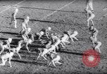 Standbild American Football New Brunswick New Jersey USA, 1961, aus Sekunde 50 historischem Filmmaterial Videoclip 65675034498