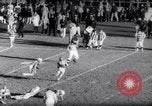 Standbild American Football New Brunswick New Jersey USA, 1961, aus Sekunde 60 historischem Filmmaterial Videoclip 65675034498