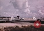 Standbild B-29s Betrieb von Marianen Marianen, 1945, aus Sekunde 18 historischem Filmmaterial Videoclip 65675034500