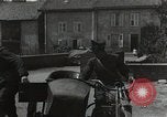 Standbild 42 Division encampment Ersten Weltkrieg Baccarat Frankreich, 1918, aus Sekunde 17 historischem Filmmaterial Videoclip 65675034505