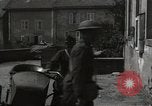Standbild 42 Division encampment Ersten Weltkrieg Baccarat Frankreich, 1918, aus Sekunde 19 historischem Filmmaterial Videoclip 65675034505