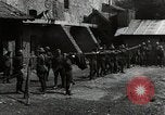 Standbild 42 Division encampment Ersten Weltkrieg Baccarat Frankreich, 1918, aus Sekunde 42 historischem Filmmaterial Videoclip 65675034505