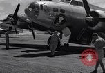 Immagine di Un campione d'aria equipaggiamento rimosso Eniwetak atollo delle Isole Marshall, 1946, secondo 33 filmato di repertorio 65675034533