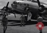 Immagine di Un campione d'aria equipaggiamento rimosso Eniwetak atollo delle Isole Marshall, 1946, secondo 35 filmato di repertorio 65675034533