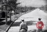 Standbild US Soldaten in Japan Hachioji Japan, 1945, aus Sekunde 8 historischem Filmmaterial Videoclip 65675034536