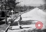 Standbild US Soldaten in Japan Hachioji Japan, 1945, aus Sekunde 12 historischem Filmmaterial Videoclip 65675034536