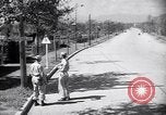 Standbild US Soldaten in Japan Hachioji Japan, 1945, aus Sekunde 14 historischem Filmmaterial Videoclip 65675034536