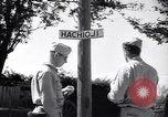 Standbild US Soldaten in Japan Hachioji Japan, 1945, aus Sekunde 16 historischem Filmmaterial Videoclip 65675034536