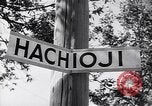 Standbild US Soldaten in Japan Hachioji Japan, 1945, aus Sekunde 27 historischem Filmmaterial Videoclip 65675034536