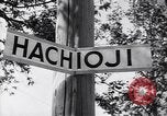 Standbild US Soldaten in Japan Hachioji Japan, 1945, aus Sekunde 29 historischem Filmmaterial Videoclip 65675034536