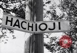 Standbild US Soldaten in Japan Hachioji Japan, 1945, aus Sekunde 30 historischem Filmmaterial Videoclip 65675034536