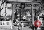 Standbild US Soldaten in Japan Hachioji Japan, 1945, aus Sekunde 61 historischem Filmmaterial Videoclip 65675034536