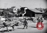 Standbild Mensch mit seinem Bullock Warenkorb Hachioji Japan, 1945, aus Sekunde 9 historischem Filmmaterial Videoclip 65675034537