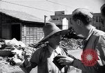 Standbild Mensch mit seinem Bullock Warenkorb Hachioji Japan, 1945, aus Sekunde 28 historischem Filmmaterial Videoclip 65675034537