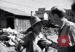 Standbild Mensch mit seinem Bullock Warenkorb Hachioji Japan, 1945, aus Sekunde 29 historischem Filmmaterial Videoclip 65675034537