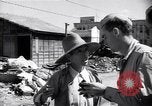Standbild Mensch mit seinem Bullock Warenkorb Hachioji Japan, 1945, aus Sekunde 30 historischem Filmmaterial Videoclip 65675034537