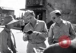 Standbild Mensch mit seinem Bullock Warenkorb Hachioji Japan, 1945, aus Sekunde 31 historischem Filmmaterial Videoclip 65675034537