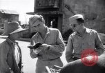 Standbild Mensch mit seinem Bullock Warenkorb Hachioji Japan, 1945, aus Sekunde 33 historischem Filmmaterial Videoclip 65675034537
