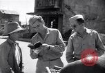 Standbild Mensch mit seinem Bullock Warenkorb Hachioji Japan, 1945, aus Sekunde 35 historischem Filmmaterial Videoclip 65675034537