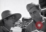 Standbild Mensch mit seinem Bullock Warenkorb Hachioji Japan, 1945, aus Sekunde 38 historischem Filmmaterial Videoclip 65675034537